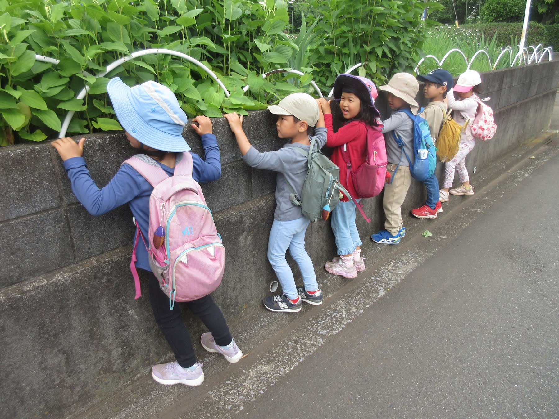 小さなヘリは忍者ごっこの遊び場所