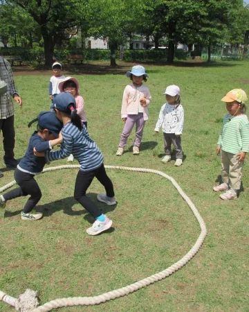 大きい子と小さい子のお相撲